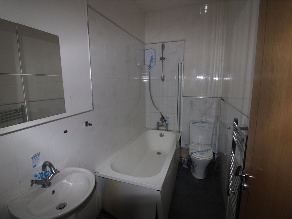 2 bed flat for sale in West Sunniside, Sunderland, Tyne And Wear SR1, £50,000