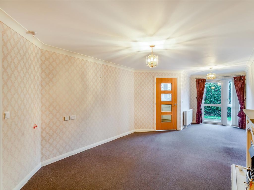 2 bed flat for sale in Malpas Court, Northallerton DL7, £190,000