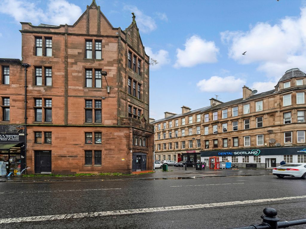 2 bed flat for sale in Maxwell Road, Glasgow G41, £116,000