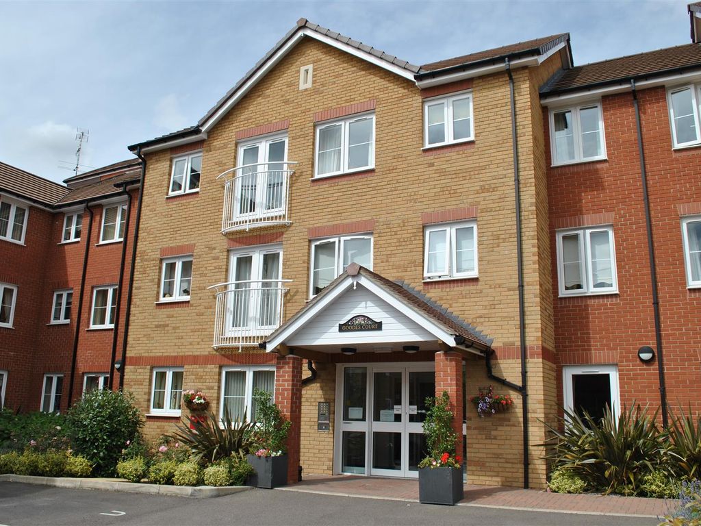 1 bed flat for sale in Goodes Court, Royston SG8, £162,000