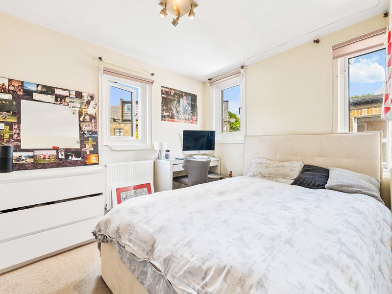3 bed flat for sale in Ref: Gk - Bollo Bridge Road, Acton W3, £550,000