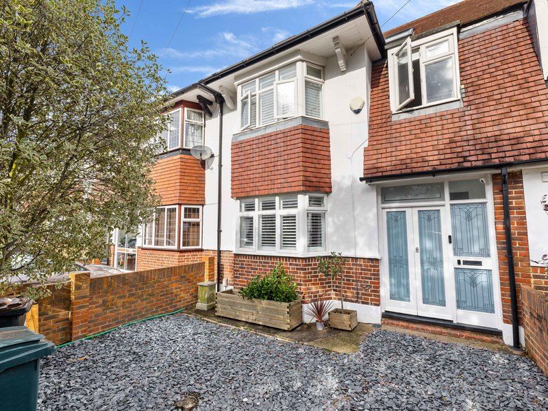 4 bed terraced house for sale in Ref: Sm - Eden Park Avenue, Beckenham BR3, £725,000