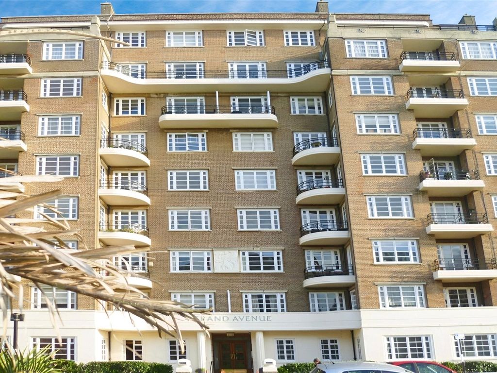 1 bed flat to rent in 4 Grand Avenue, Hove, East Sussex BN3, £1,095 pcm