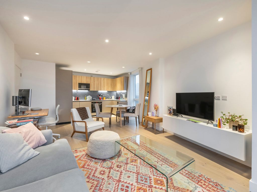 2 bed flat for sale in Penn Street, Shoreditch Park N1, £850,000