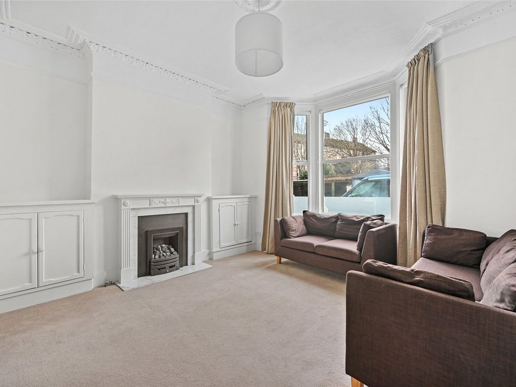 3 bed detached house to rent in Bulwer Street, London W12, £3,400 pcm