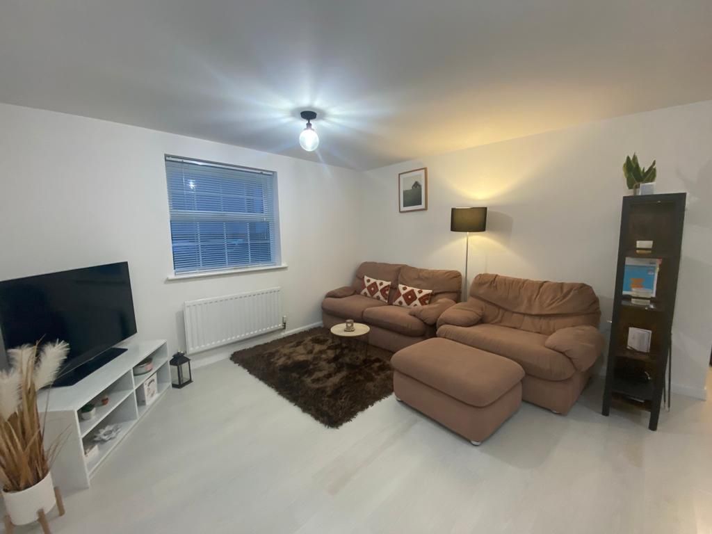 2 bed flat for sale in Paton Court, Calverton, Nottingham NG14, £139,950