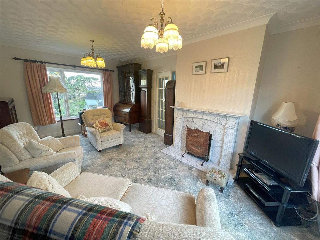 3 bed detached house for sale in Vicarage Meadow, Fowey PL23, £485,000