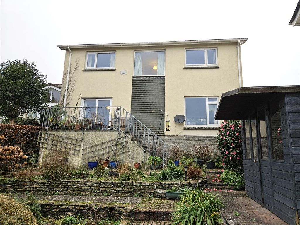3 bed detached house for sale in Vicarage Meadow, Fowey PL23, £485,000