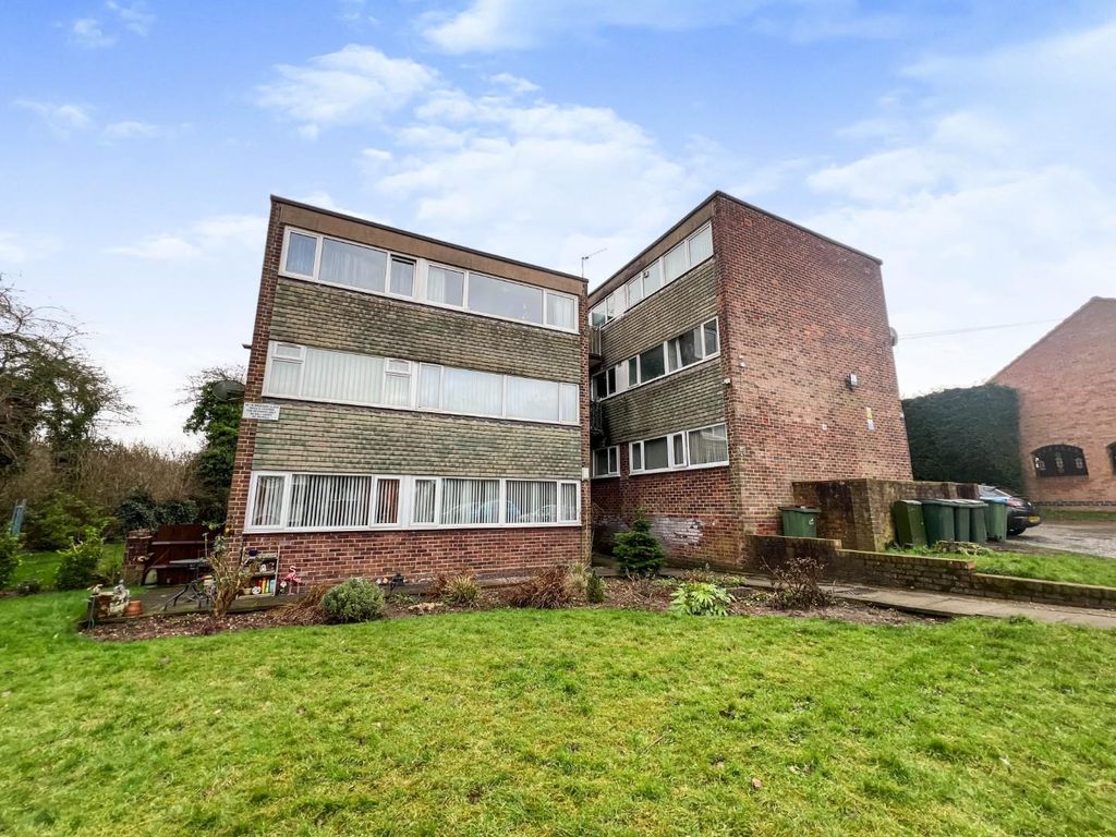 2 bed flat for sale in Braemar Close, Coventry CV2, £120,000