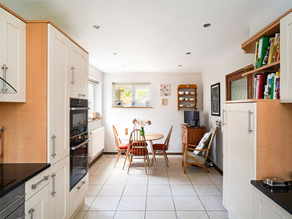 3 bed detached house for sale in Pershore Road, Great Comberton, Worcestershire WR10, £865,000