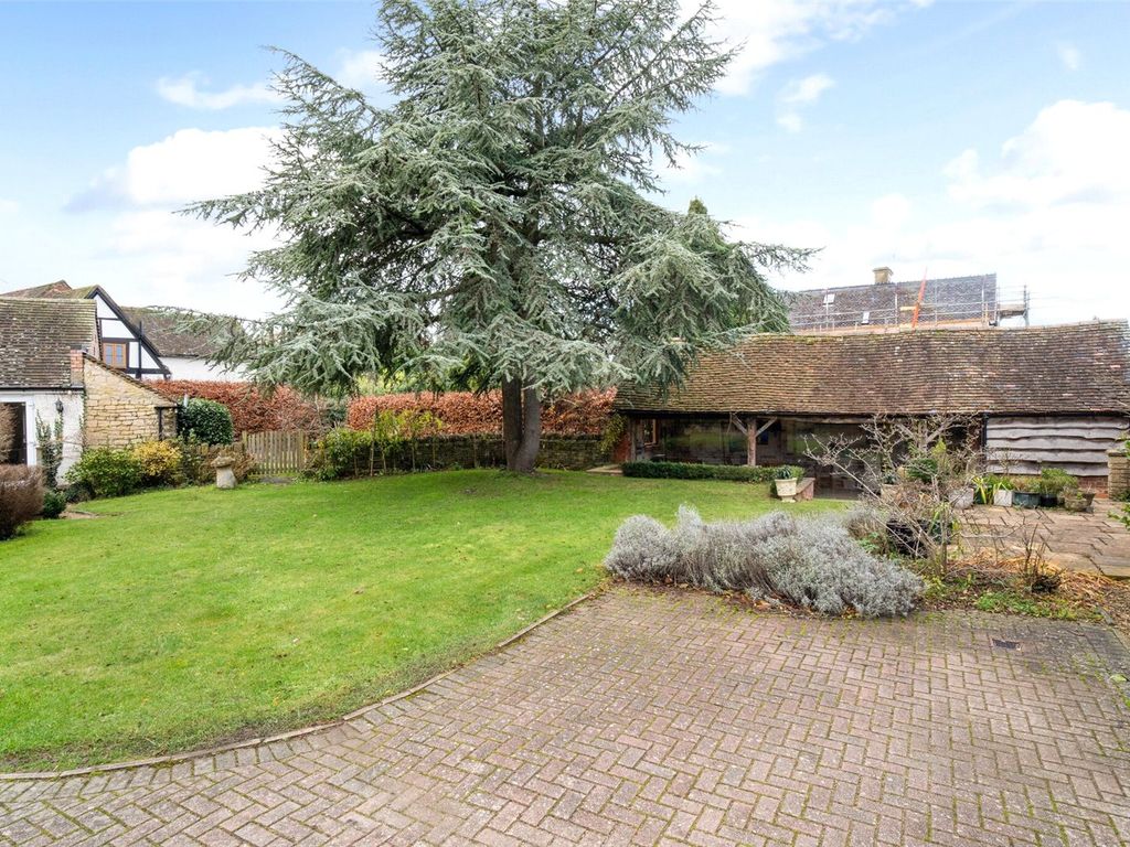 3 bed detached house for sale in Pershore Road, Great Comberton, Worcestershire WR10, £865,000