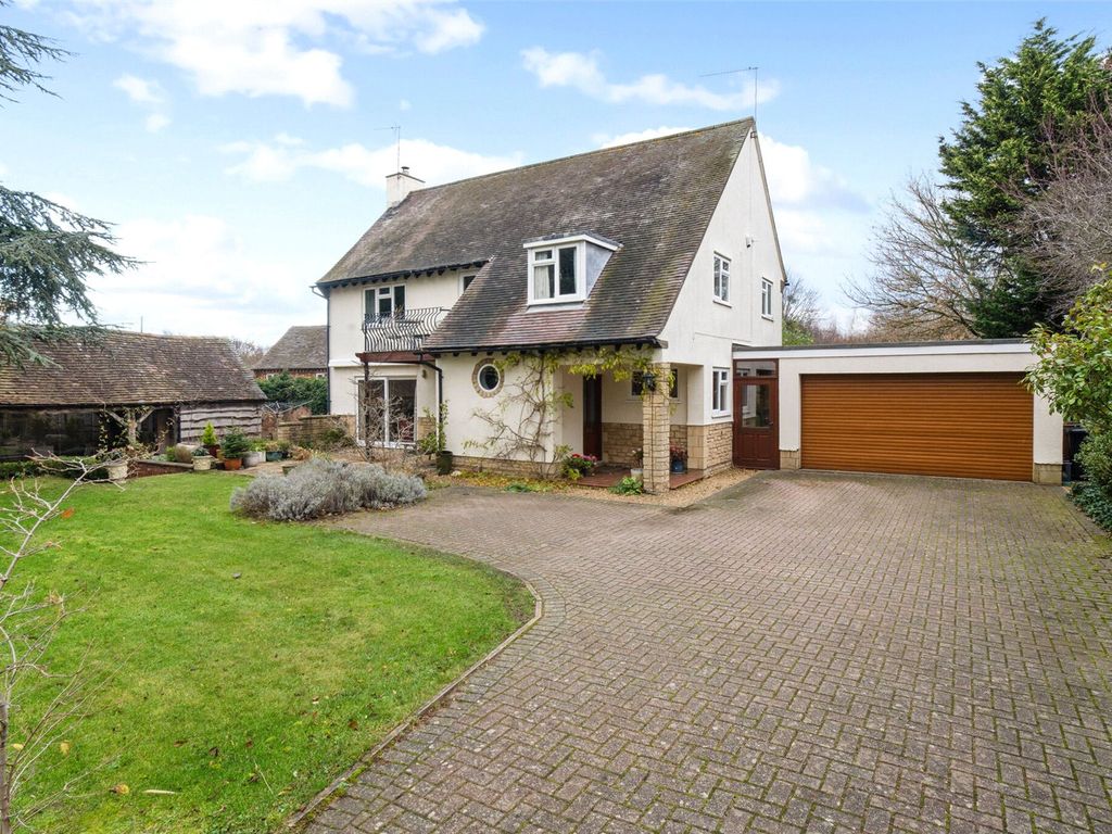 3 bed detached house for sale in Pershore Road, Great Comberton, Worcestershire WR10, £865,000