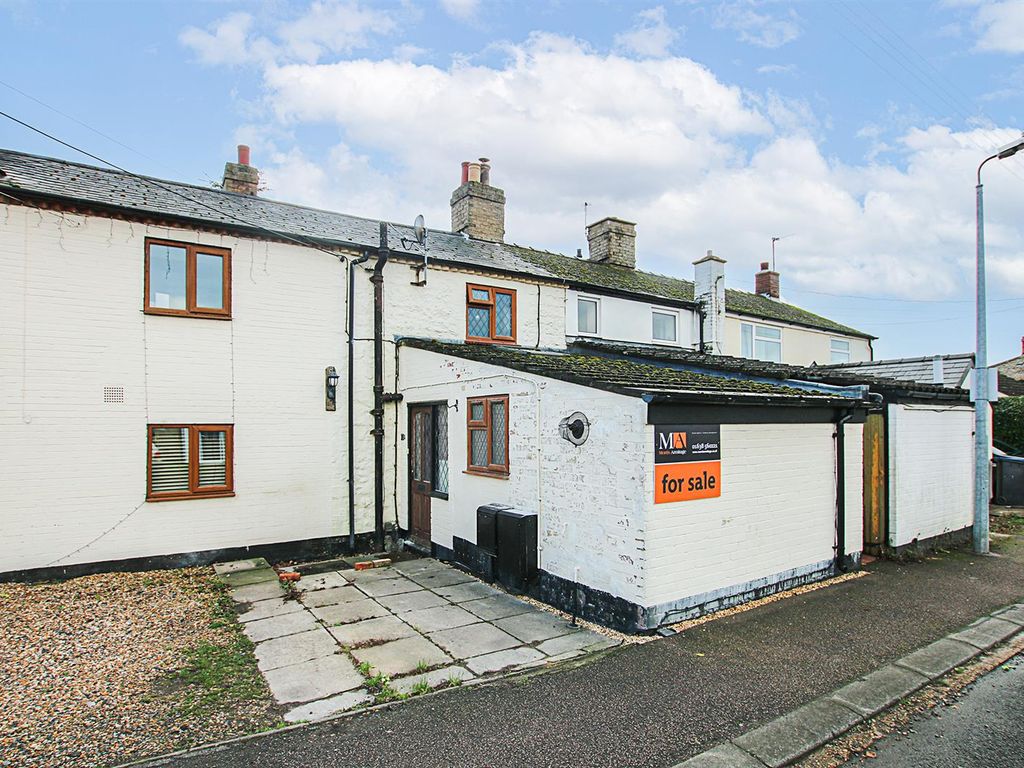 1 bed terraced house for sale in Buntings Path, Burwell, Cambridge CB25, £225,000