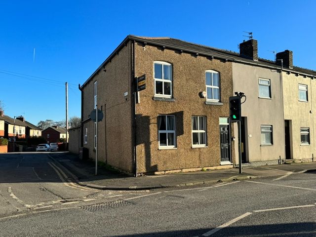 1 bed flat for sale in Church Street, Westhoughton BL5, £93,000