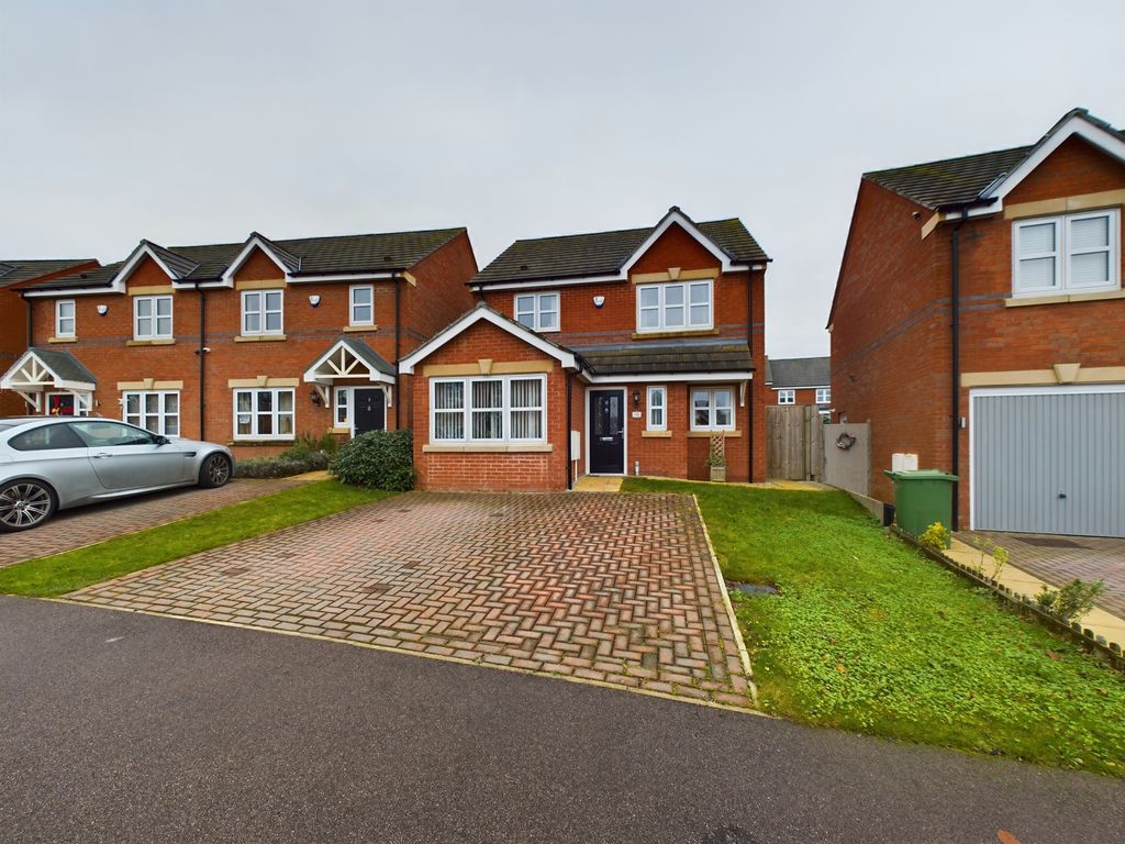 3 bed detached house for sale in Clayton Ley Close, Alfreton DE55, £295,000