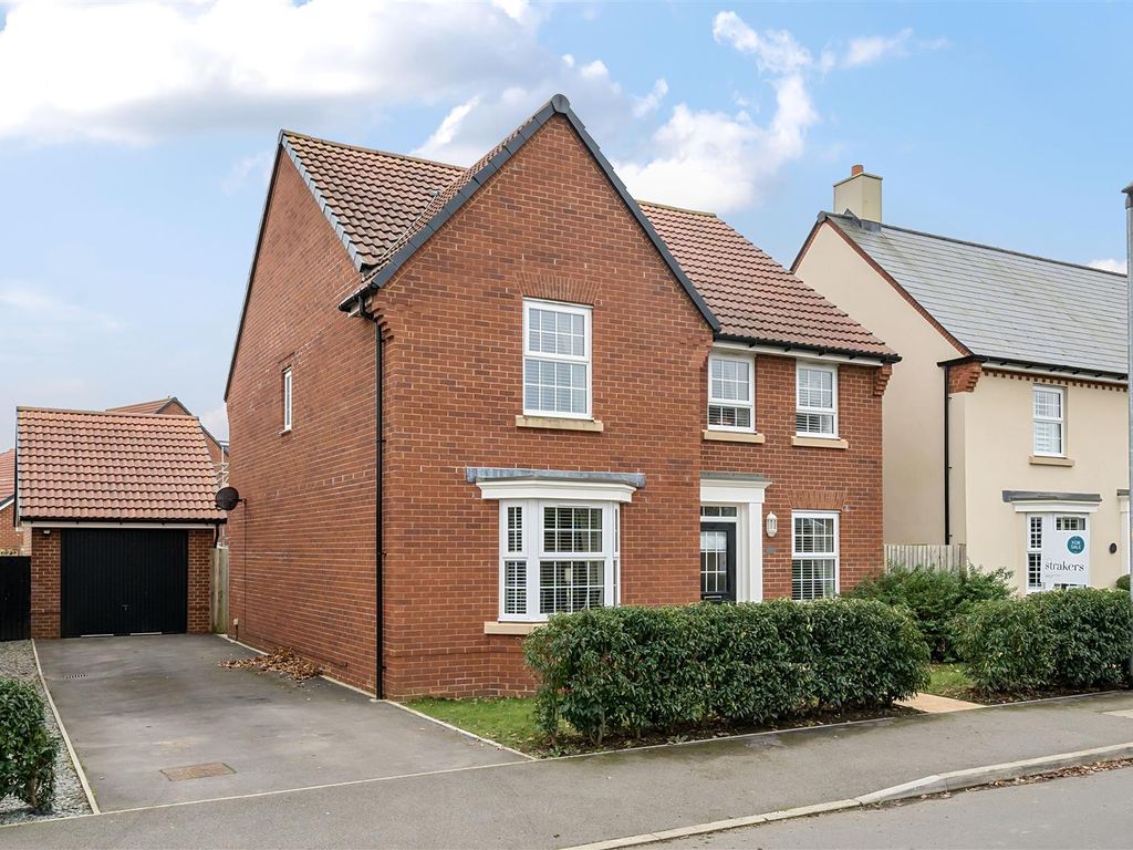 4 bed detached house for sale in Erghum Lane, Devizes SN10, £500,000
