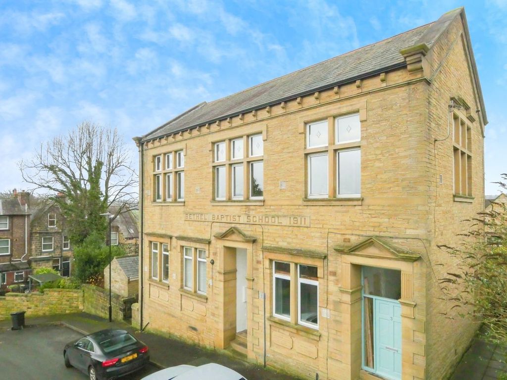 1 bed flat for sale in St. Andrews Close, Rodley, Leeds LS13, £109,950