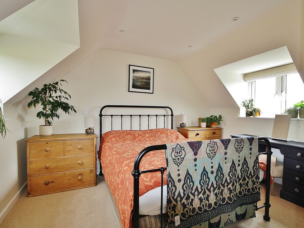 3 bed cottage for sale in Farm Lane, Crawley OX29, £550,000