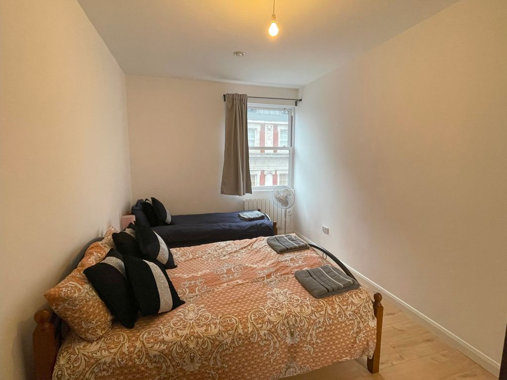 1 bed flat for sale in Drayton Green Road, London W13, £485,000