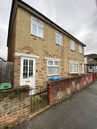 4 bed end terrace house to rent in Addington Road, Croydon, Croydon CR0, £2,300 pcm