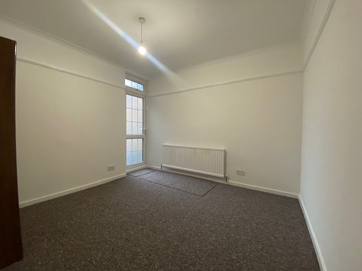 4 bed end terrace house to rent in Addington Road, Croydon, Croydon CR0, £2,300 pcm