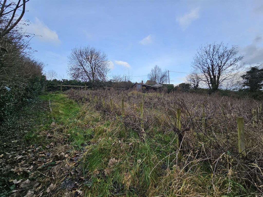 Land for sale in Hannington, Highworth, Wiltshire SN6, £40,000
