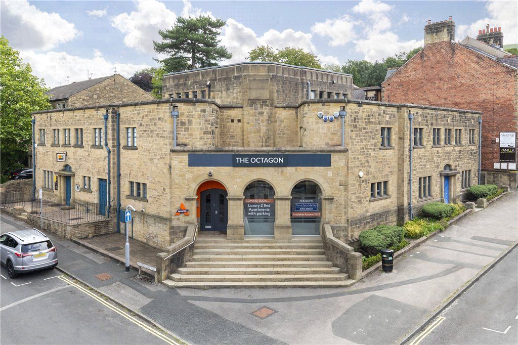 2 bed flat for sale in The Octagon, Wells Road, Ilkley, West Yorkshire LS29, £395,000