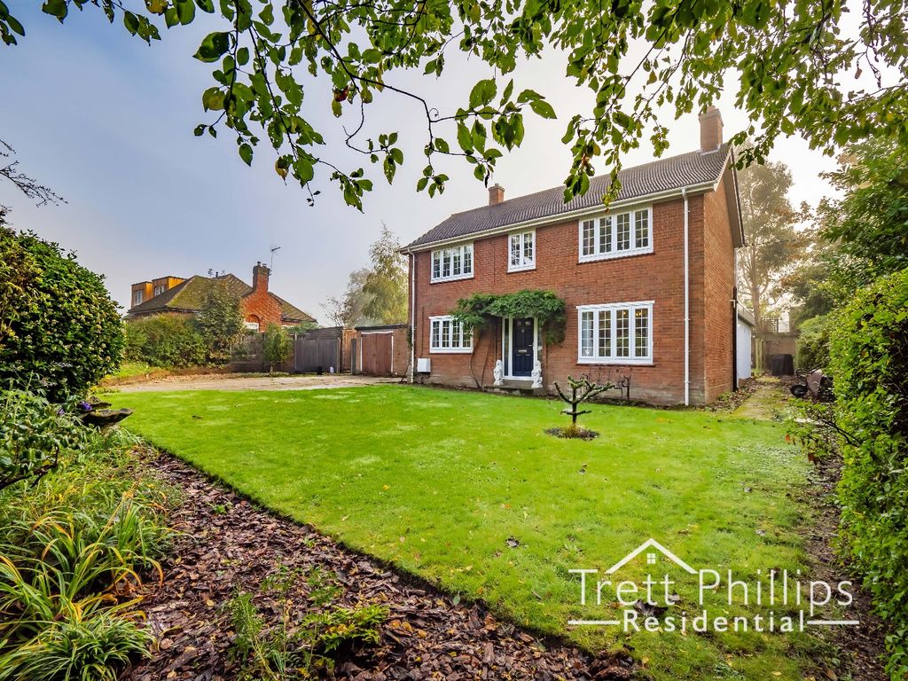4 bed detached house for sale in Tunstead Road, Hoveton, Norwich, Norfolk NR12, £625,000