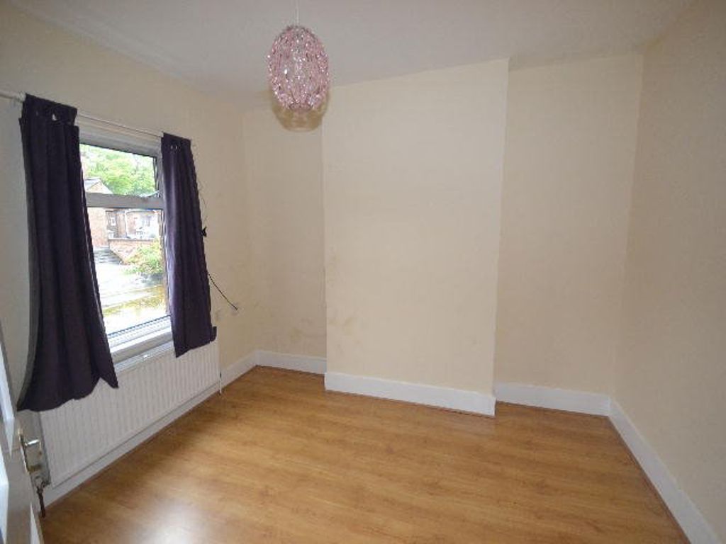 2 bed flat to rent in Station Road, Harpenden AL5, £1,400 pcm