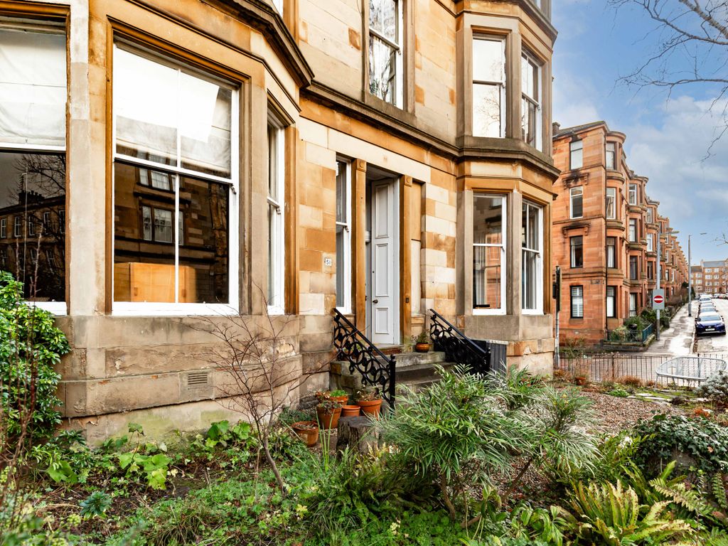 3 bed flat for sale in Lawrence Street, Glasgow G11, £425,000