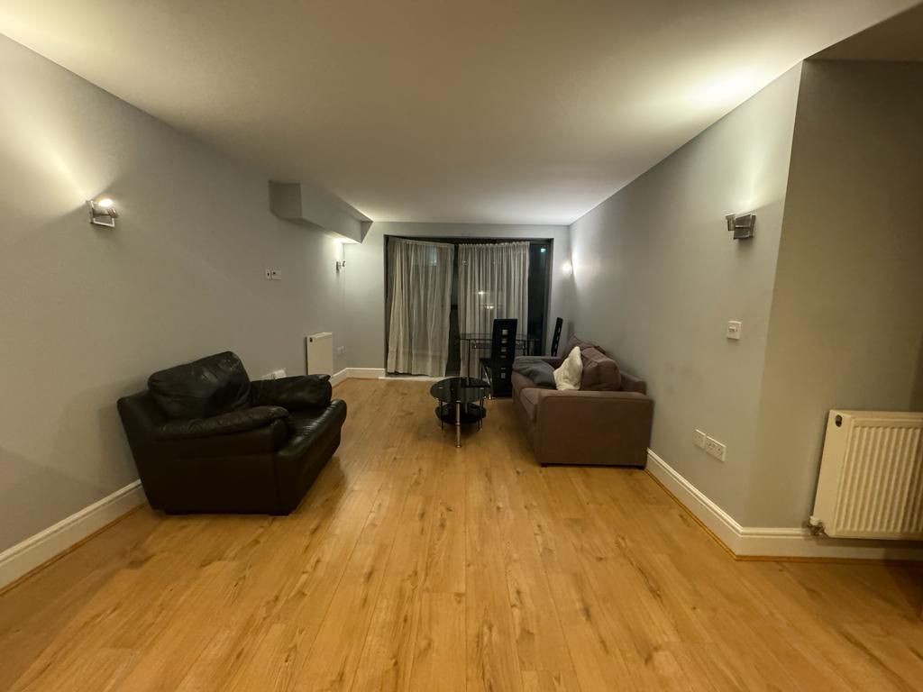 2 bed flat to rent in Nelson Street, London E1, £2,100 pcm