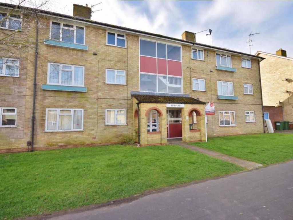 2 bed flat to rent in Pinkerton Road, Basingstoke RG22, £1,100 pcm