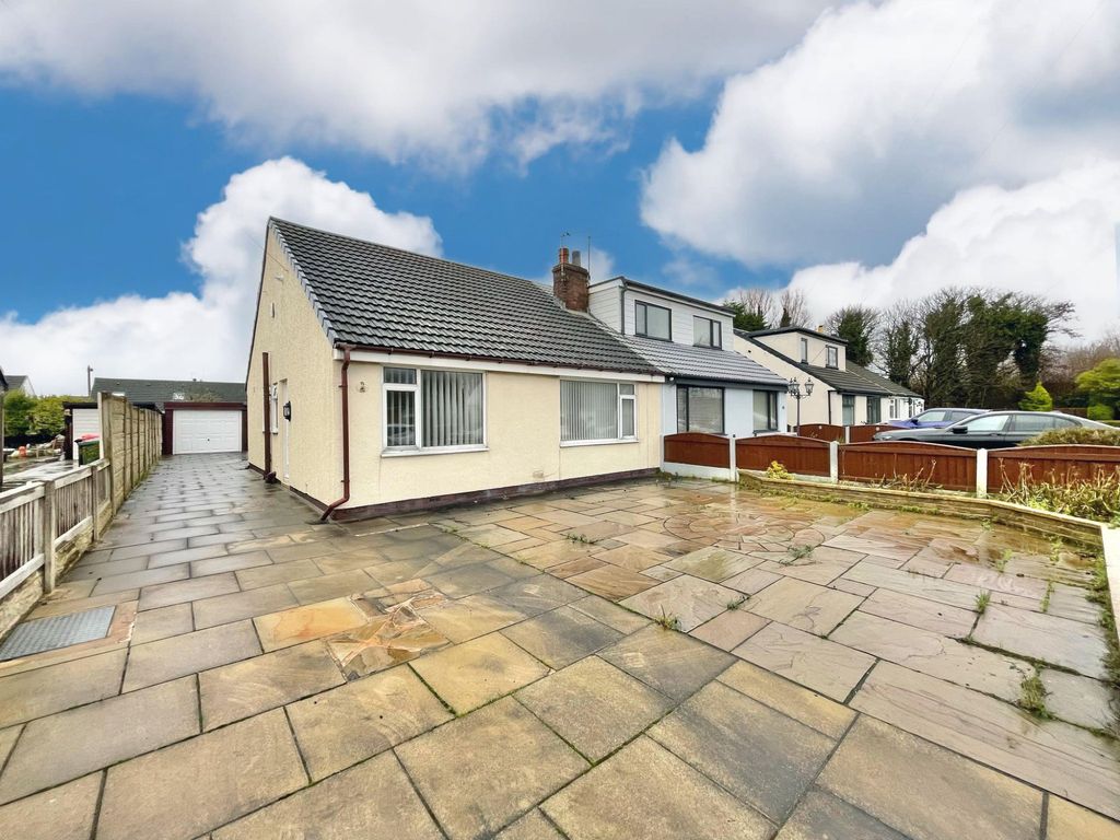 3 bed bungalow for sale in Berwick Avenue, Cleveleys FY5, £180,000
