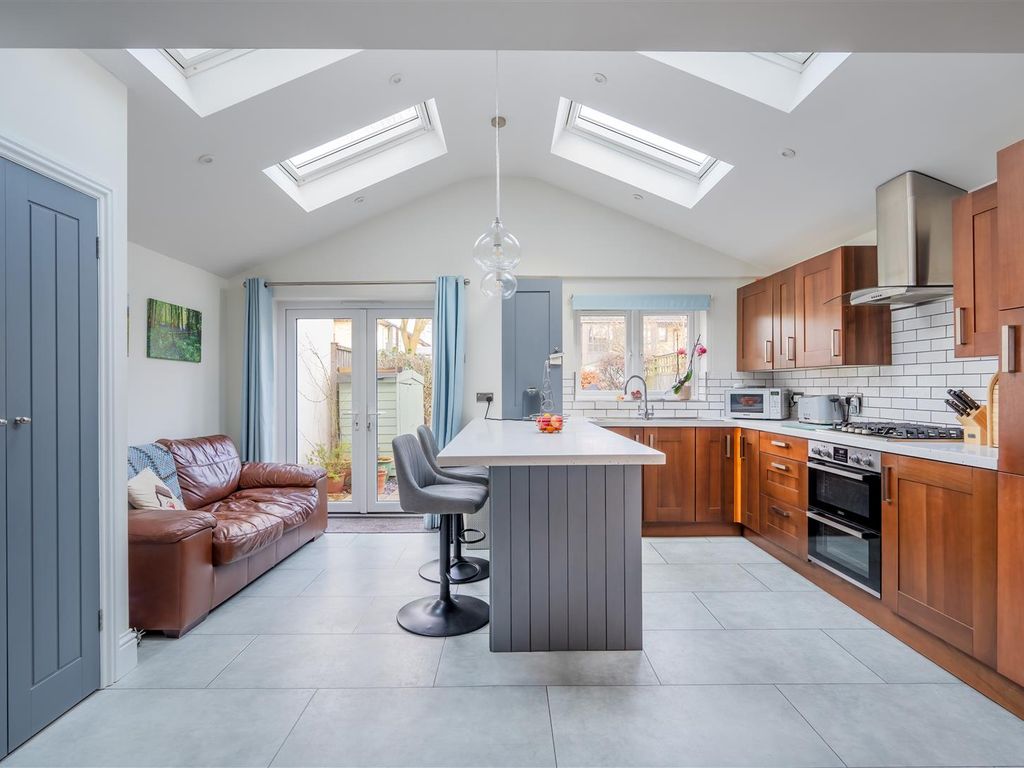 3 bed terraced house for sale in Sherwood Road, Keynsham, Bristol BS31, £350,000