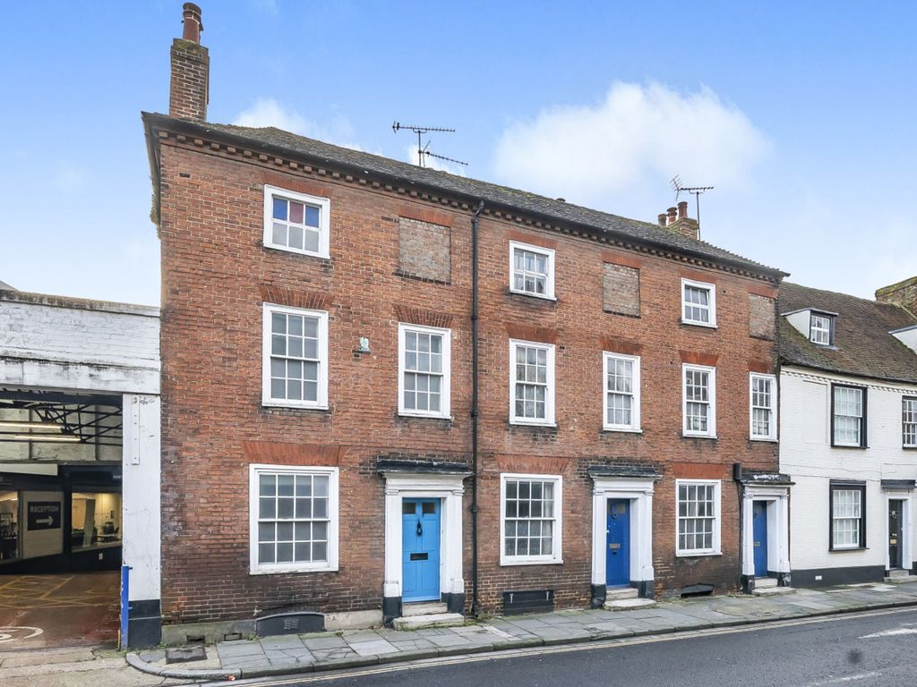 4 bed town house for sale in St. Pancras, Chichester PO19, £325,000
