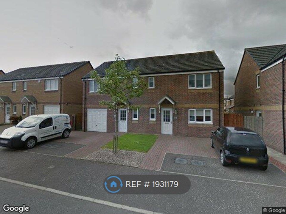3 bed semi-detached house to rent in Hillhead Place, Paisley PA3, £1,400 pcm