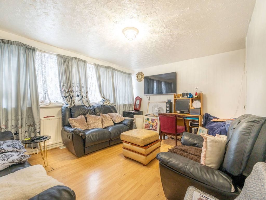 4 bed terraced house for sale in Seaton Close, Plaistow, London E13, £525,000