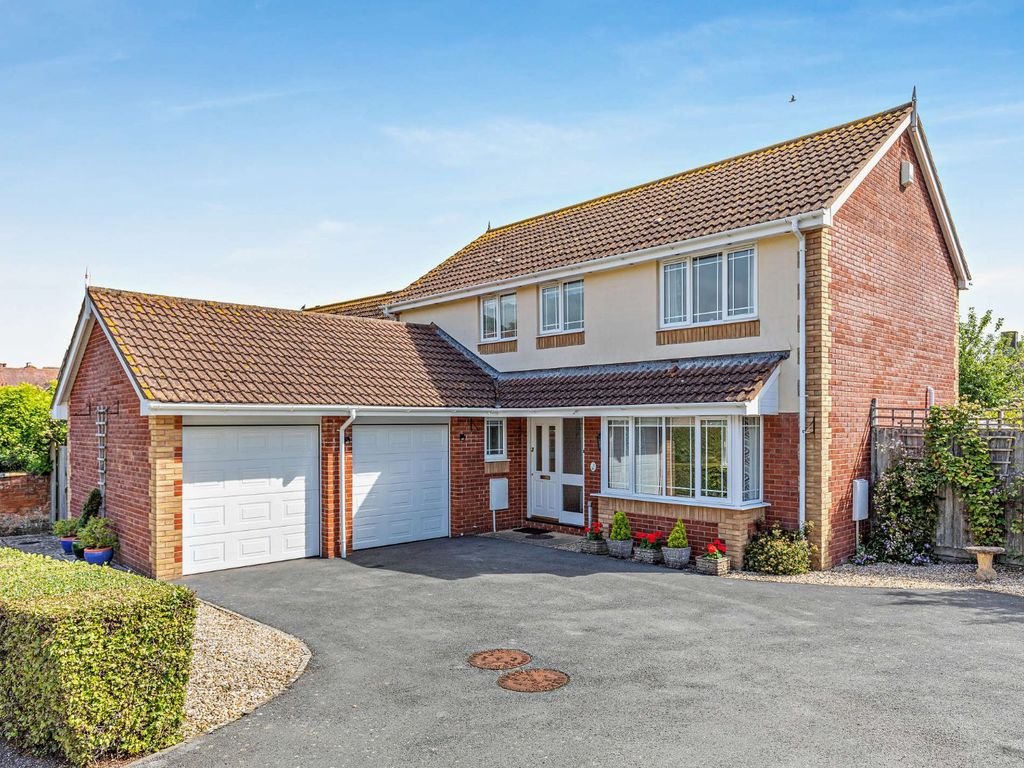 4 bed detached house for sale in Ryalls Court, Seaton, Devon EX12, £595,000