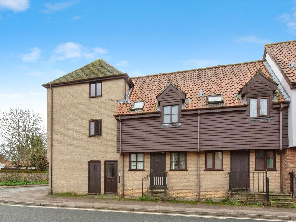 1 bed flat for sale in Walsingham Mews, Diss IP22, £120,000