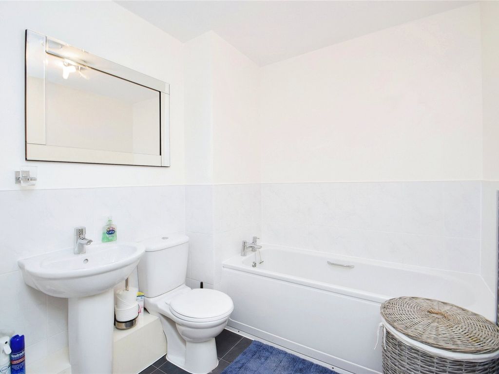 2 bed flat for sale in Bwlchygwynt, Llanelli, Carmarthenshire SA15, £200,000
