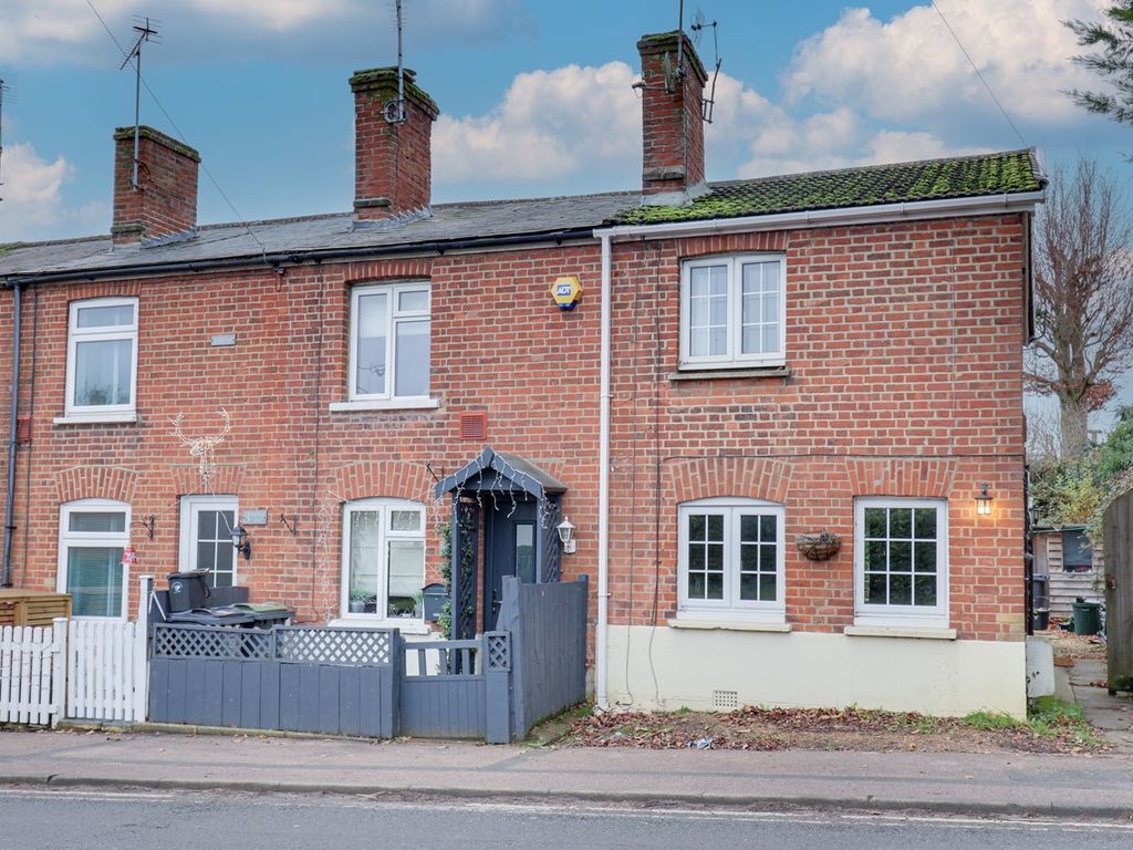 2 bed end terrace house for sale in Red Brick Row, Little Hallingbury, Bishop