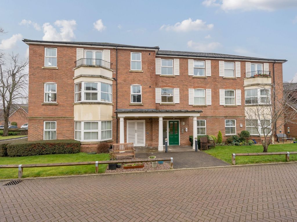 2 bed flat for sale in Frankton House, Lime Tree Village, Warwickshire CV22, £220,000