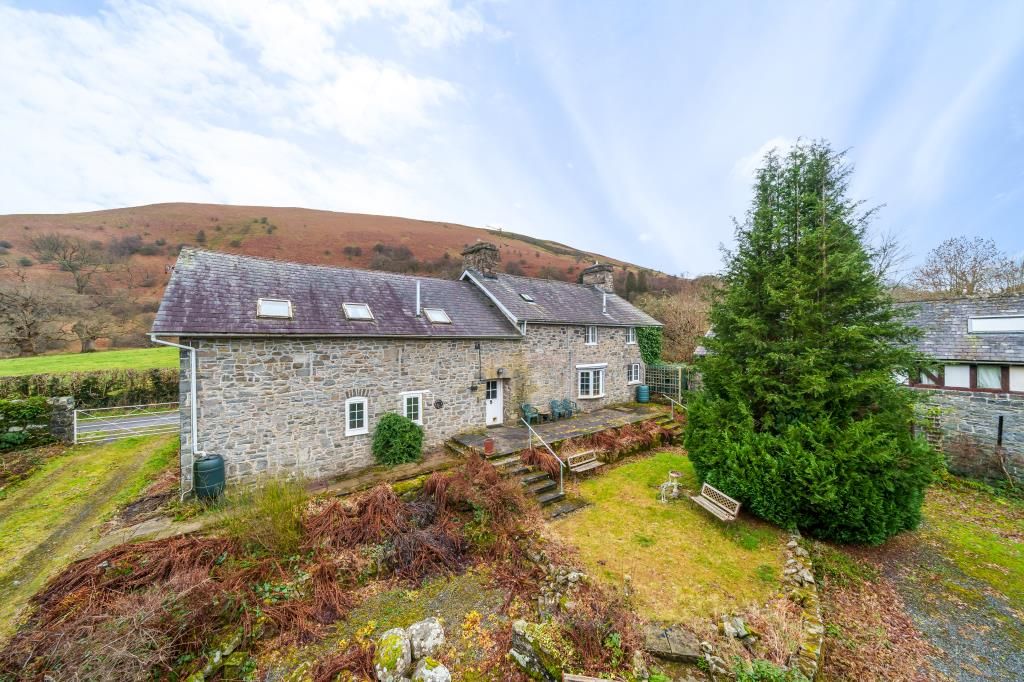 5 bed cottage for sale in Llanwrthwl, Upper Wye Valley, Powys LD1, £550,000