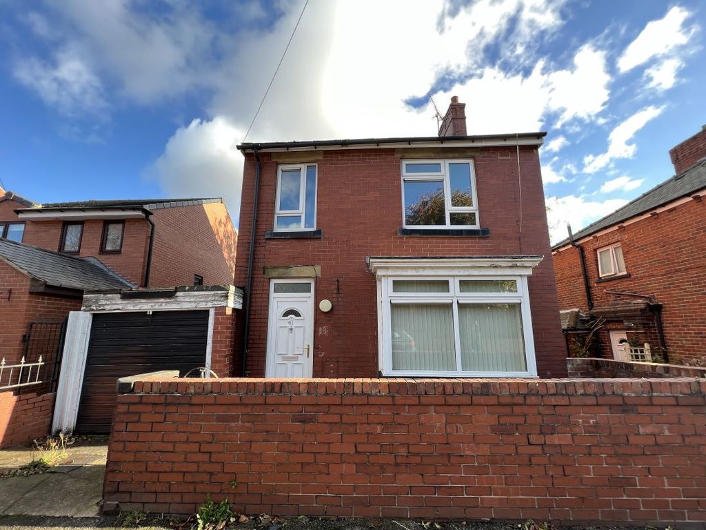 3 bed detached house for sale in Allendale Road, Barnsley, South Yorkshire S75, £100,000