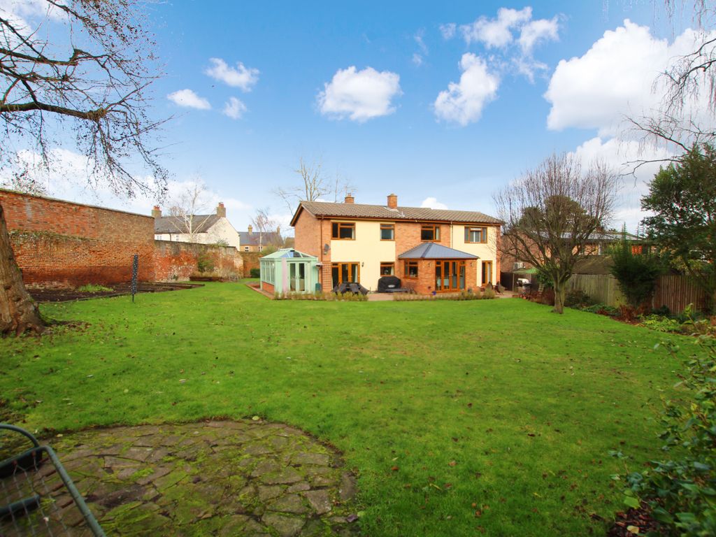 5 bed detached house for sale in Park Lane, Blunham MK44, £875,000