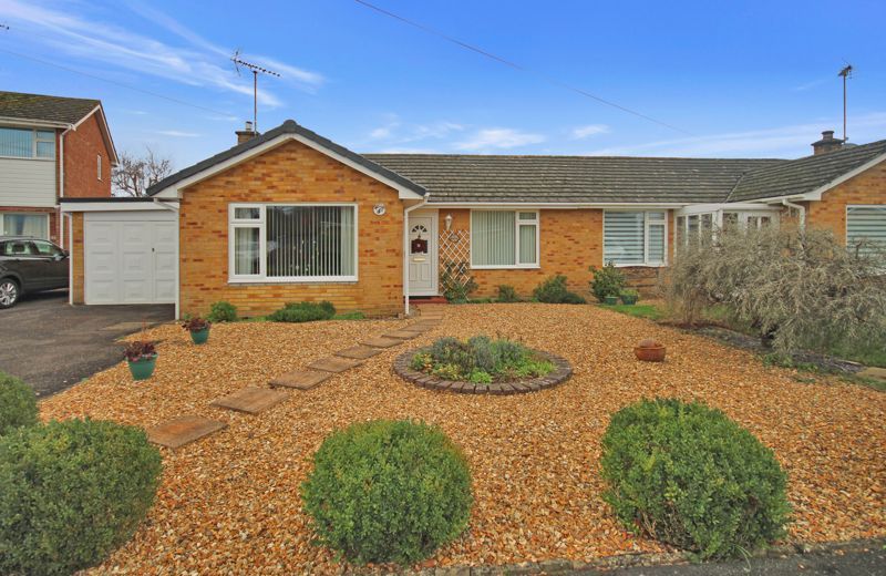 2 bed bungalow for sale in Bedford Close, Fordingbridge SP6, £300,000