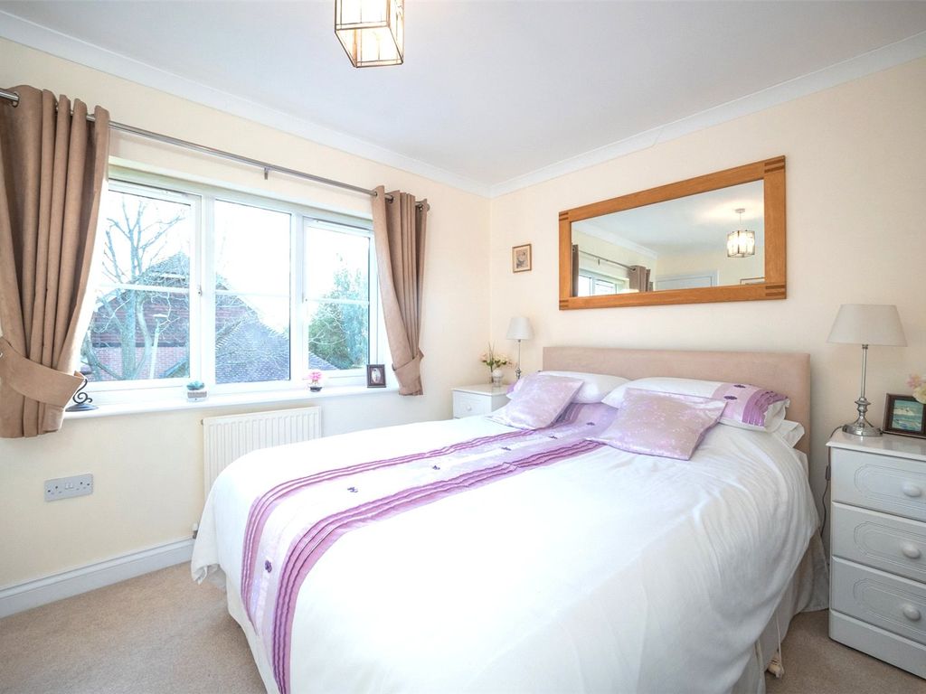 3 bed link-detached house for sale in Saxons Acre, Brightwalton, Newbury, Berkshire RG20, £425,000
