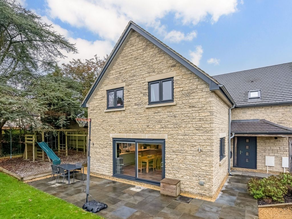 4 bed detached house for sale in Eastcombe, Stroud GL6, £699,950