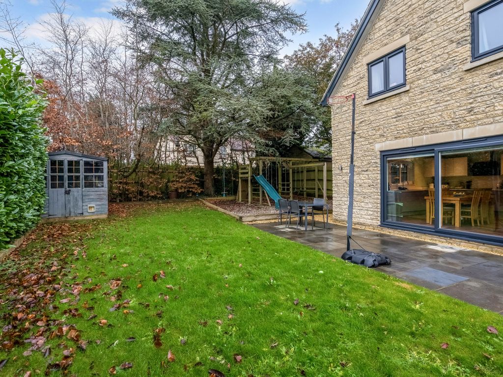 4 bed detached house for sale in Eastcombe, Stroud GL6, £699,950