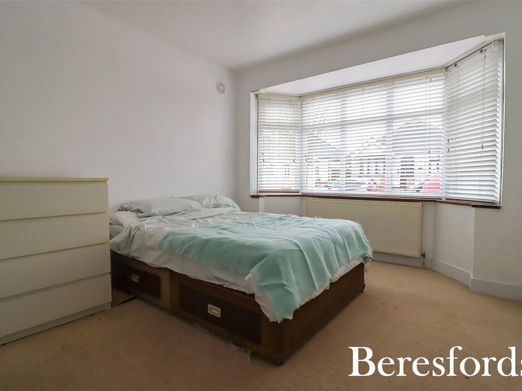 2 bed bungalow for sale in Belmont Avenue, Upminster RM14, £410,000